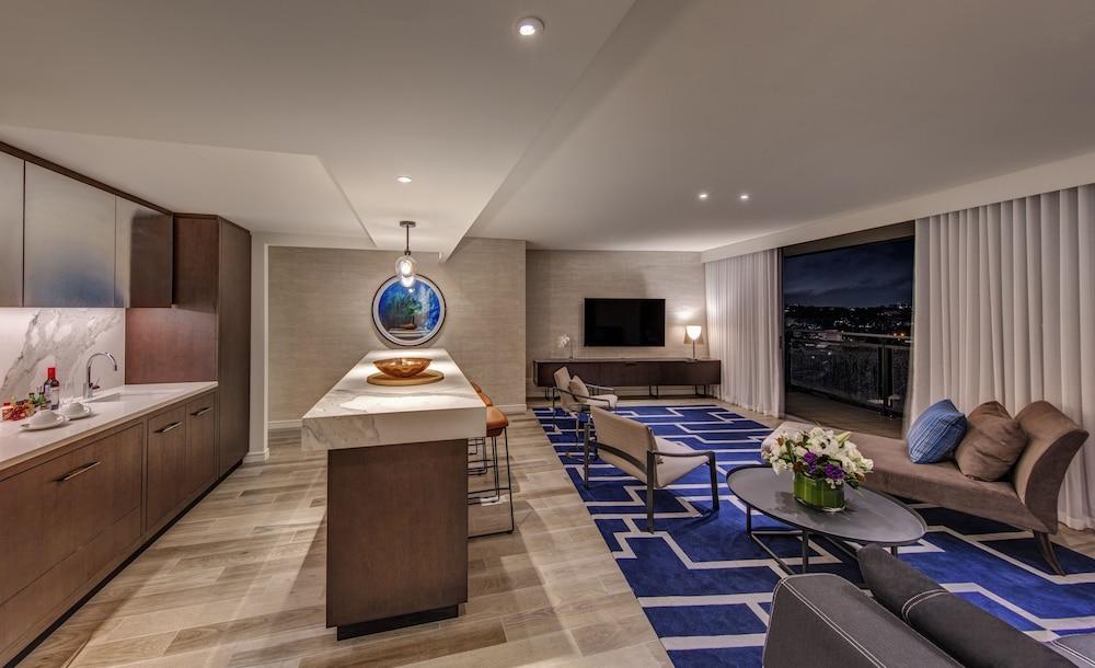 The Star Grand Hotel And Residences Sydney Ngoại thất bức ảnh A suite at the InterContinental Sydney