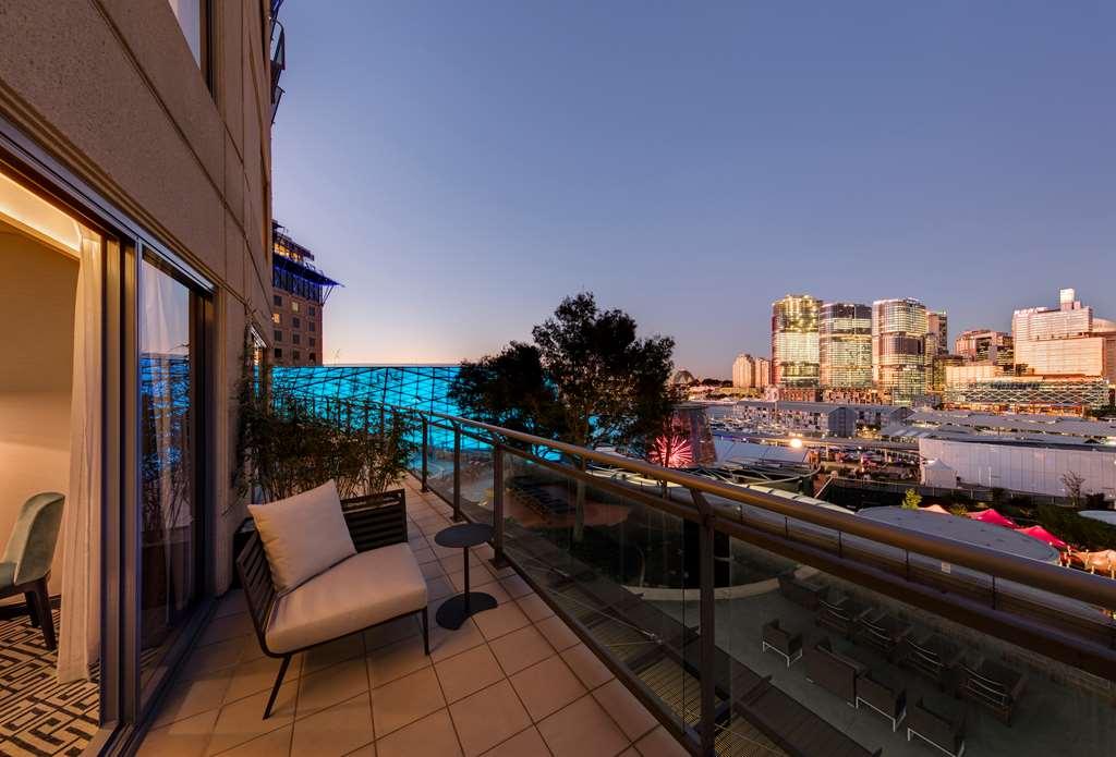The Star Grand Hotel And Residences Sydney Phòng bức ảnh Balcony of a penthouse apartment
