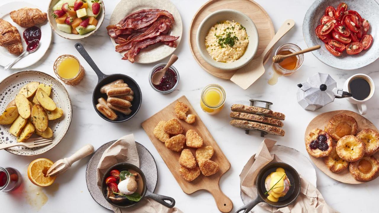 The Star Grand Hotel And Residences Sydney Ngoại thất bức ảnh A selection of breakfast items